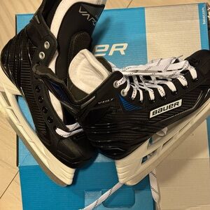 Bauer Vapor Black and White Men's Skates